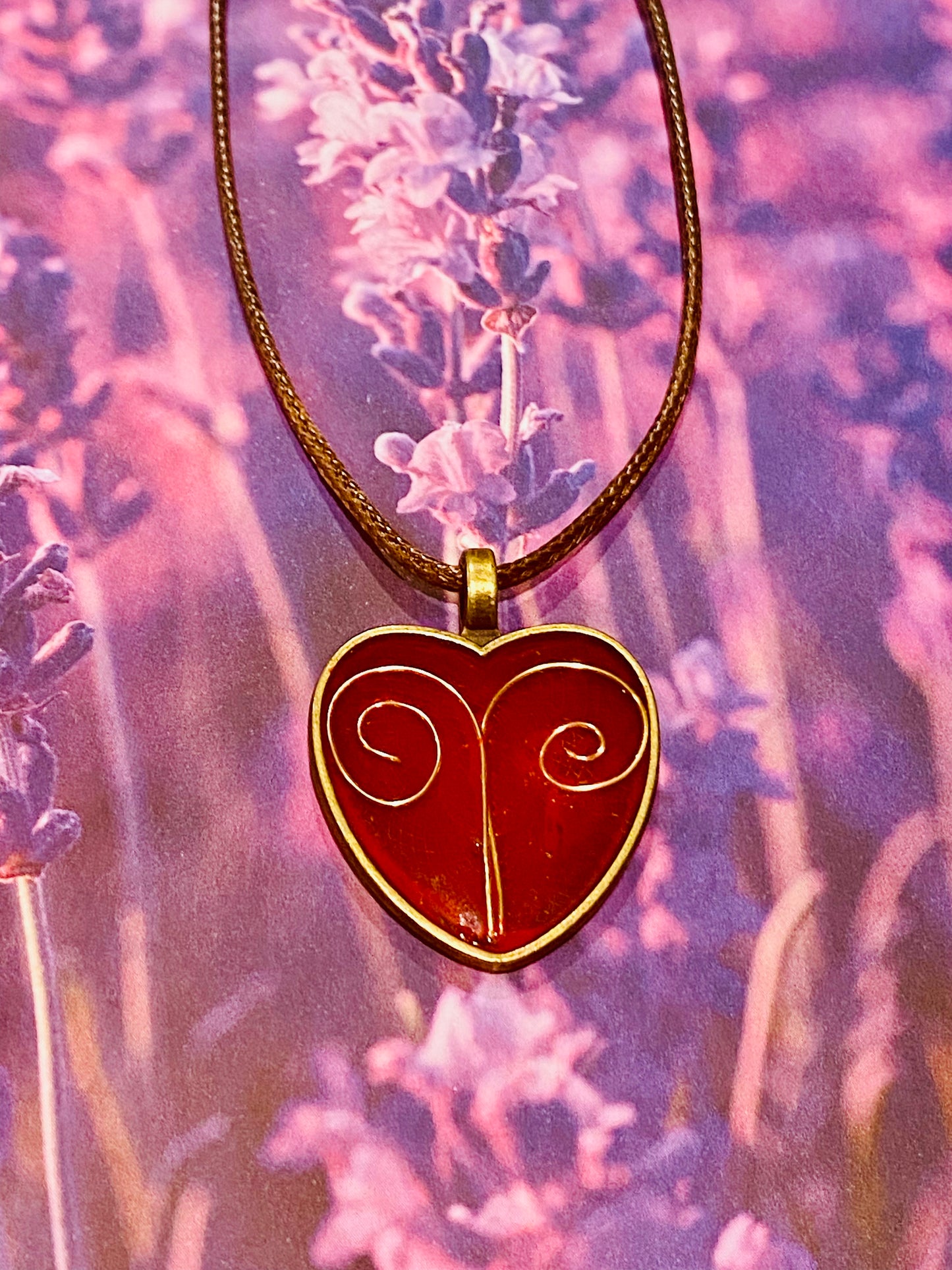 Red wire heart resin pendant